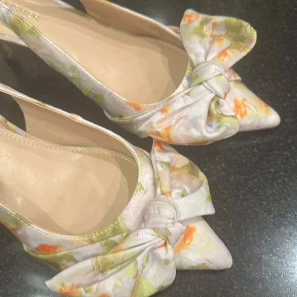 Marc Fisher size 8.5 bow highlight kitten heels - Picture 2 of 5